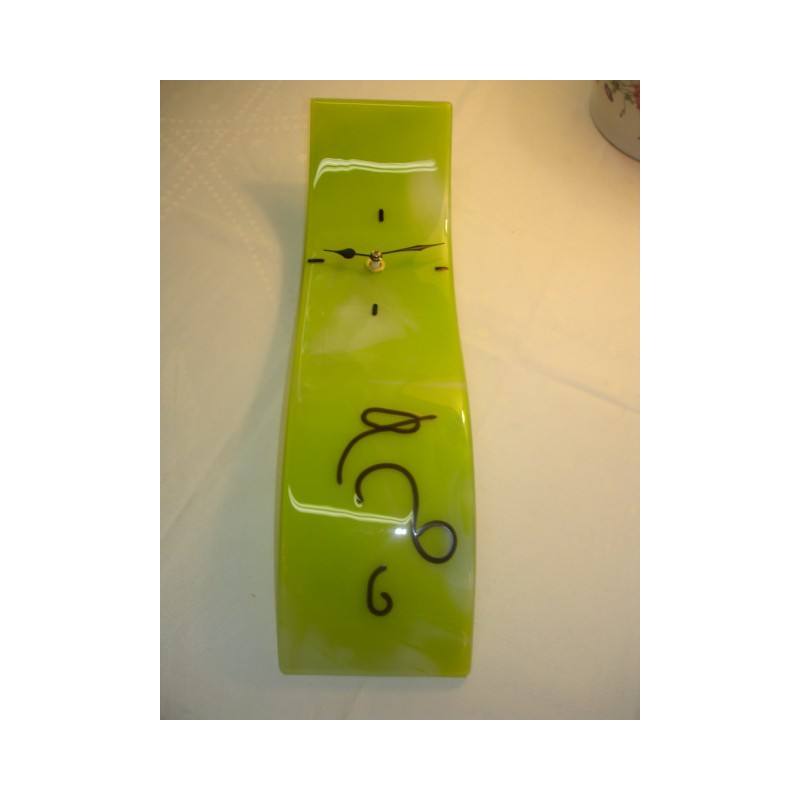 HORLOGE EN VERRE FORME VAGUE LONG 40 LARG 10 COULEUR VERT