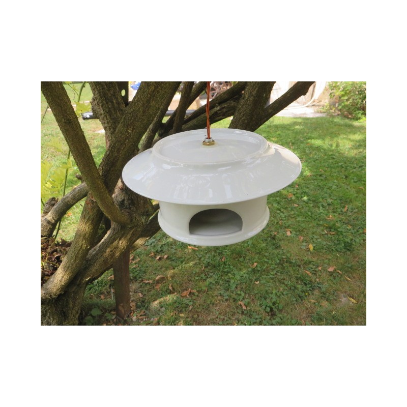 NICHOIRS EN PORCELAINE 23X10CM POUR NOS AMIS LES OISEAUX NICHOIRS EN PORCELAINE 23X10CM POUR NOS AMIS LES OISEAUX