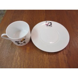 TASSE A DEJEUNER ET SOUCOUPE MOTIF "VACHES"